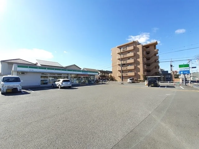 ファミリーマート 高知介良店まで2000m