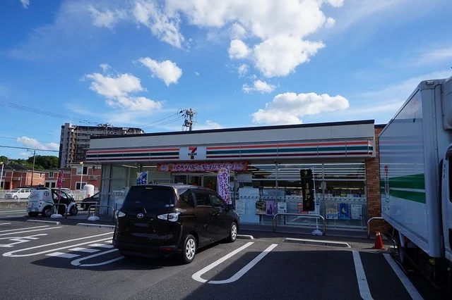 セブンイレブン　岡垣野間店まで270m