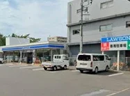 ローソン磯子森三丁目店まで471m