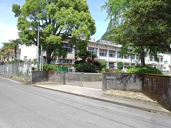 国分南小学校まで450m