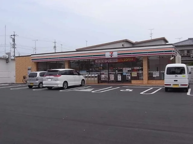 セブン-イレブン 浜松初生西店まで450m