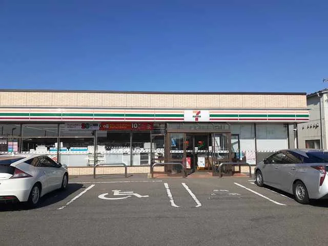セブンイレブン　酒田東町店まで212m