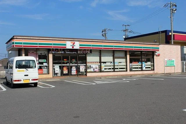 セブンイレブン　伊万里大里店まで650m