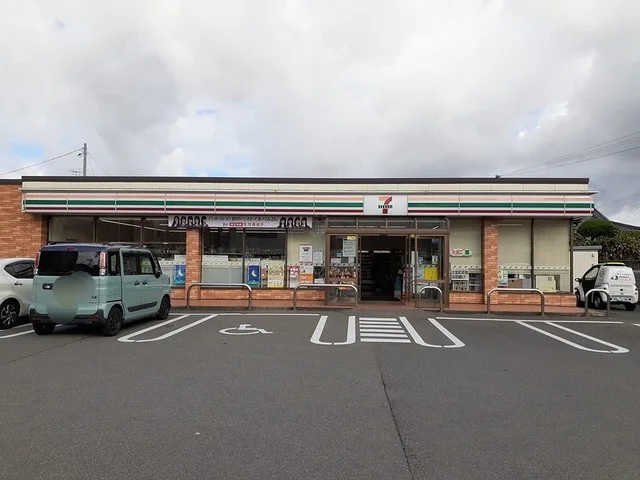 セブンイレブン　鶴岡家中新町店まで600m