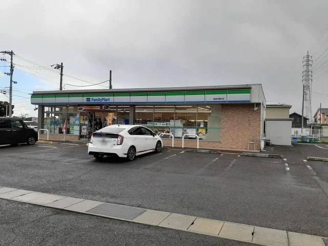ファミリーマート新居浜横水店様まで300m