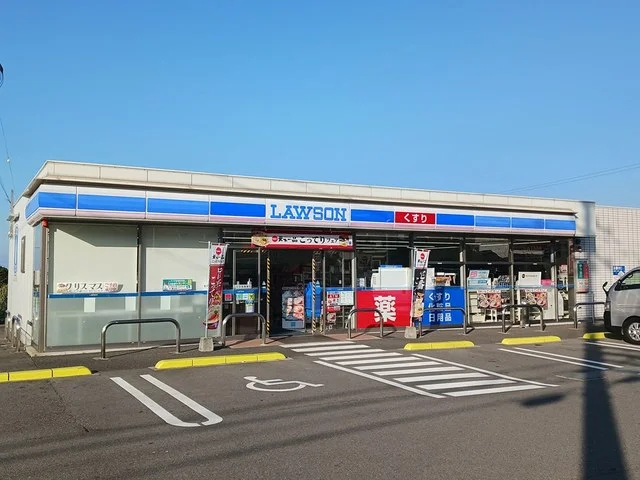 ローソン土居インター店まで482m