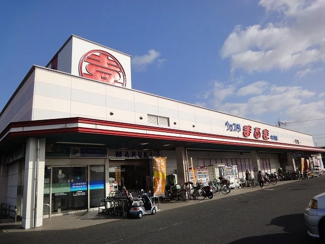ウエスタまるきまで300m