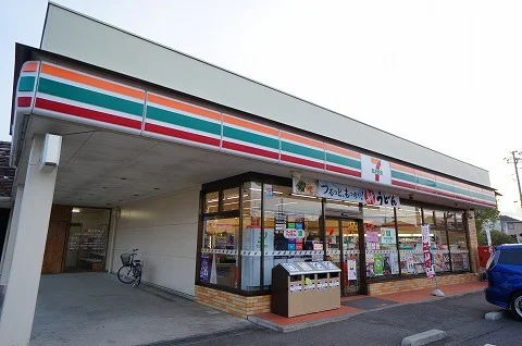 セブンイレブン郡山荒井店まで300m