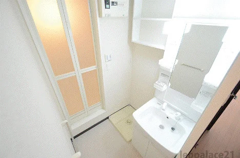 備品や設備仕様は号室等により異なります現地をご確認下さい。