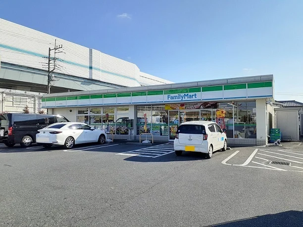 ファミリーマートさいたま松本店まで400m