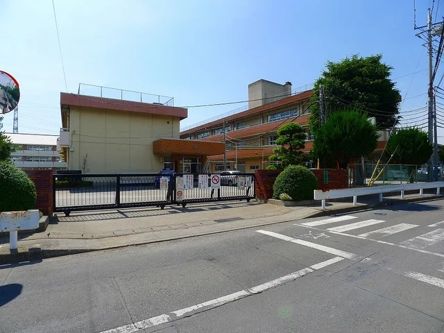 太田市立宝泉小学校まで1000m