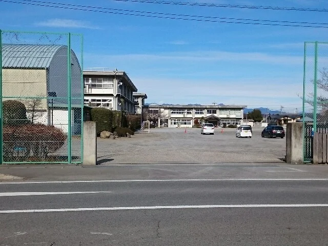 市立高瀬小学校まで700m