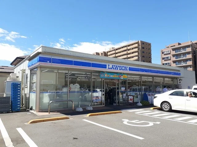 LAWSONまで403m