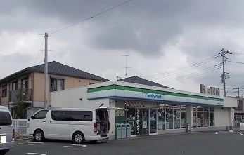 ファミリーマートまで350m