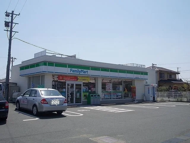 ファミリーマート磐田駅南口店まで160m