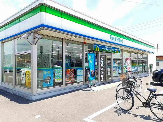 ファミリーマート　伝法寺店まで350m