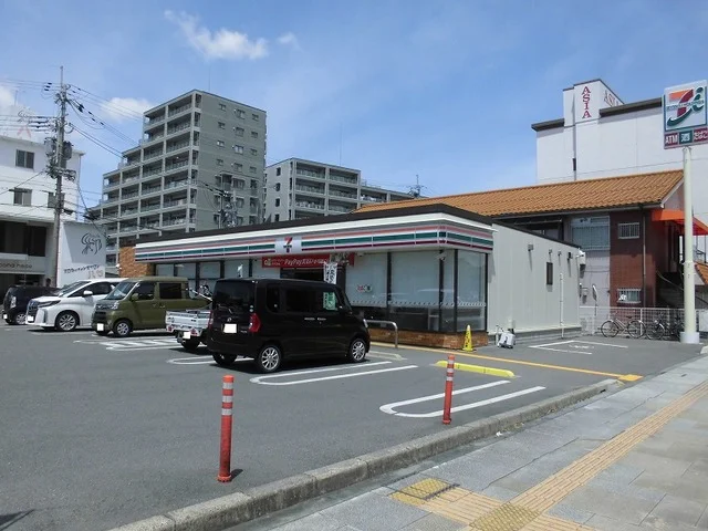 セブンイレブン八日市上之店様まで500m