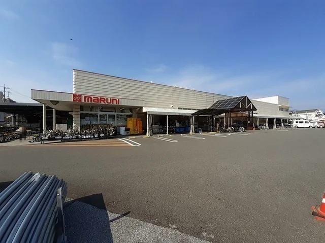 ホームセンター マルニ 朝倉店まで700m