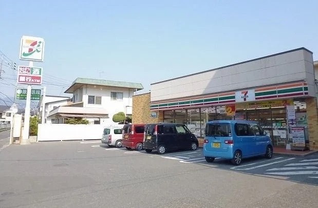 セブンイレブンまで90m