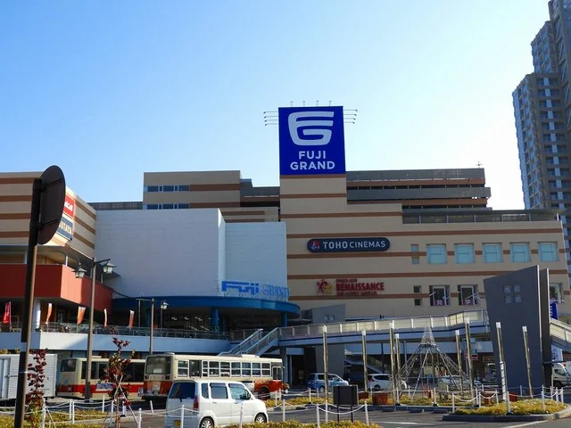 フジグラン緑井店まで750m