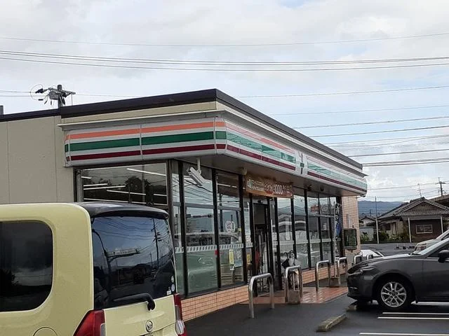 セブンイレブン隼人住吉店まで550m