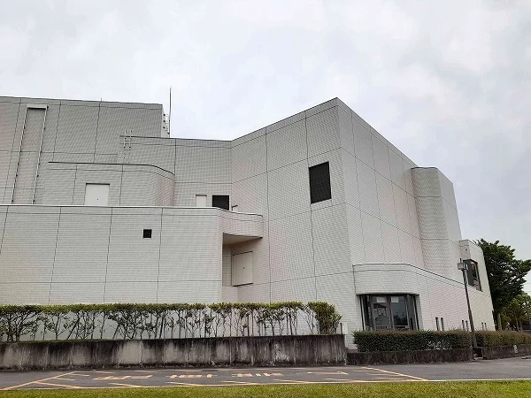 亀山文化会館まで1700m