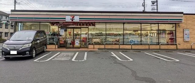 セブンイレブン木更津高柳店まで950m