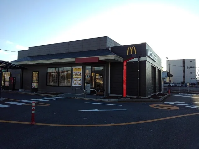マクドナルド1号線富士店まで550m