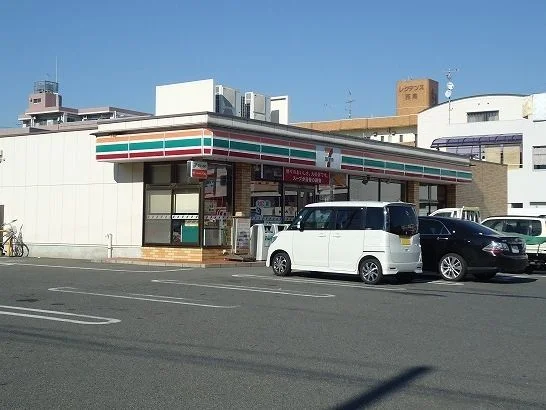 セブンイレブン西尾寄住店まで400m