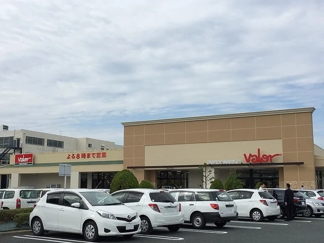 バロー高塚店まで800m