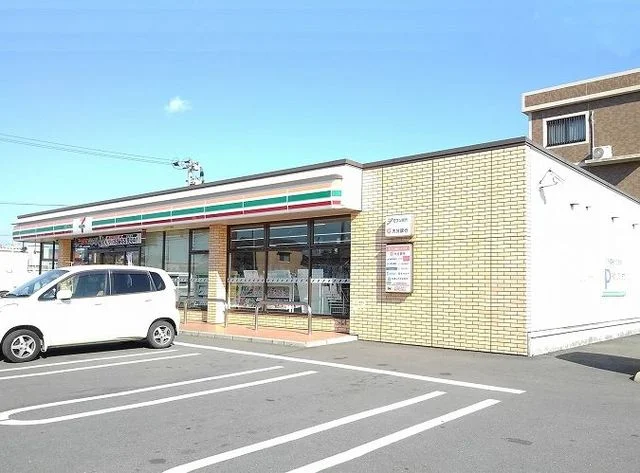 セブンイレブンまで1300m