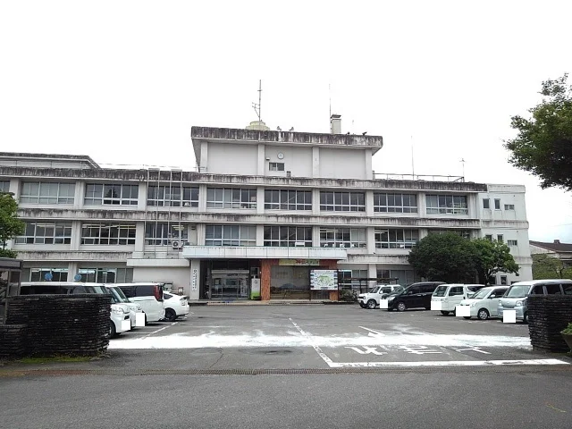 高原町役場まで1100m