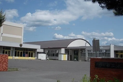 旭川市立永山西小学校まで900m