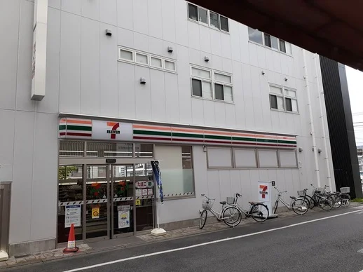 セブンイレブン久米川駅北口店まで750m