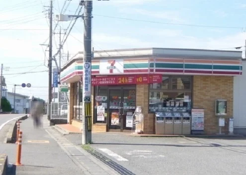 セブンイレブン鴻巣宮前店まで1370m