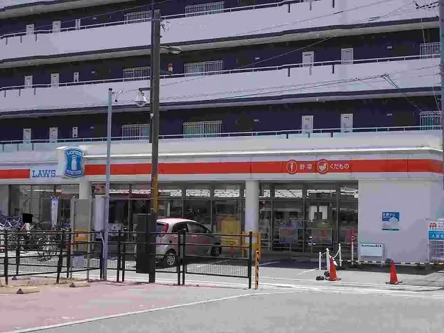 ローソン　江戸橋駅前店まで300m