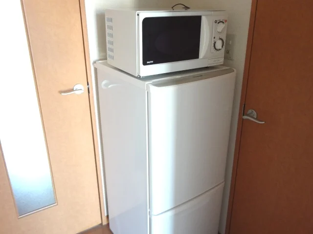 電子レンジ、冷蔵庫