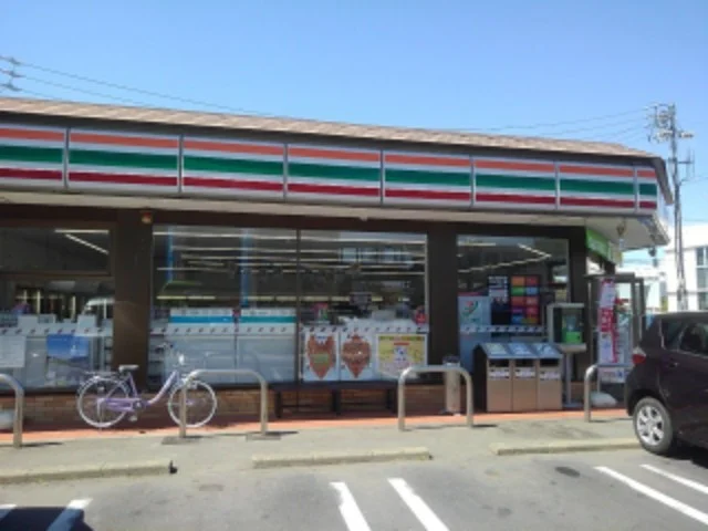 セブンイレブン更埴市民体育館前まで200m
