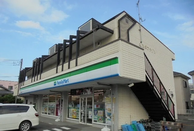 ファミリーマート壗下店まで300m