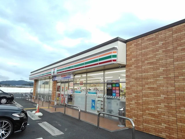 セブンイレブン 鳥取津ノ井店まで1000m