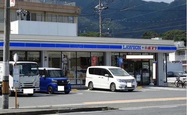 ローソン　三筋店まで1100m