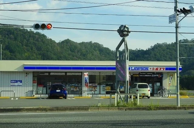 ローソン・ポプラまで450m