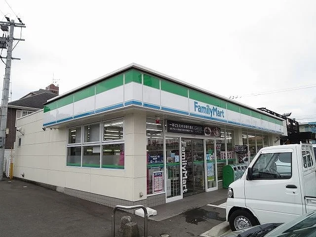 ファミリーマート賀来店まで200m