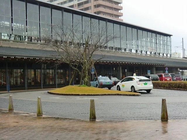 日向駅まで2100m