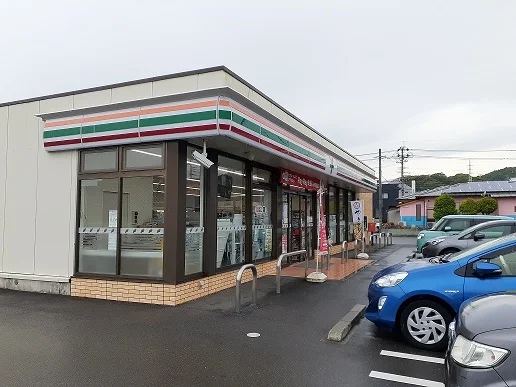 セブンイレブン日向北町店まで800m