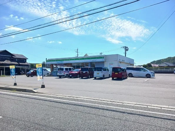 ファミリーマート西原二丁目店まで500m