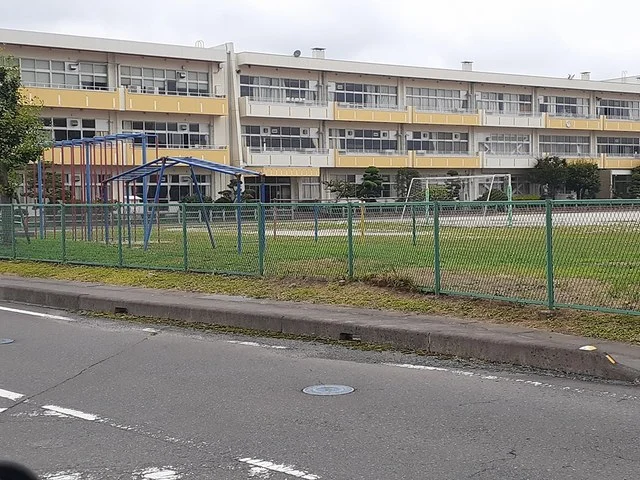 笠間市立宍戸小学校まで67m
