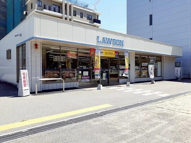 ローソン大久保南ゆりのき通店まで700m
