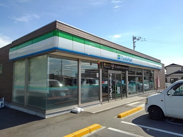 ファミリーマート丸亀三条町店まで300m
