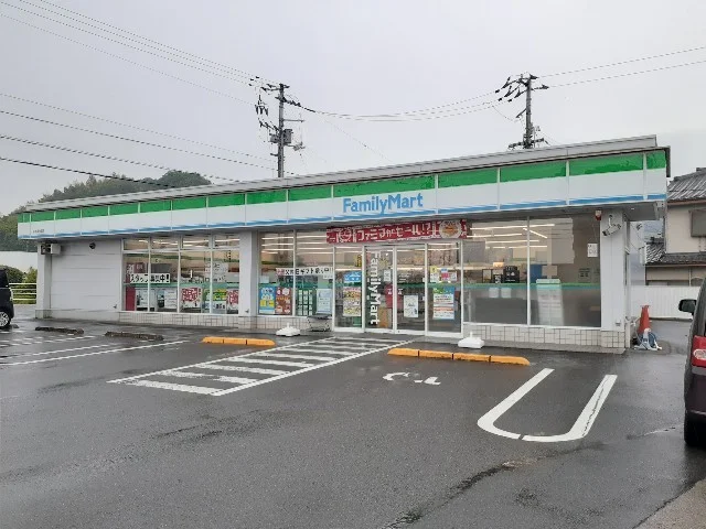 ファミリーマート新居浜神郷店様まで200m